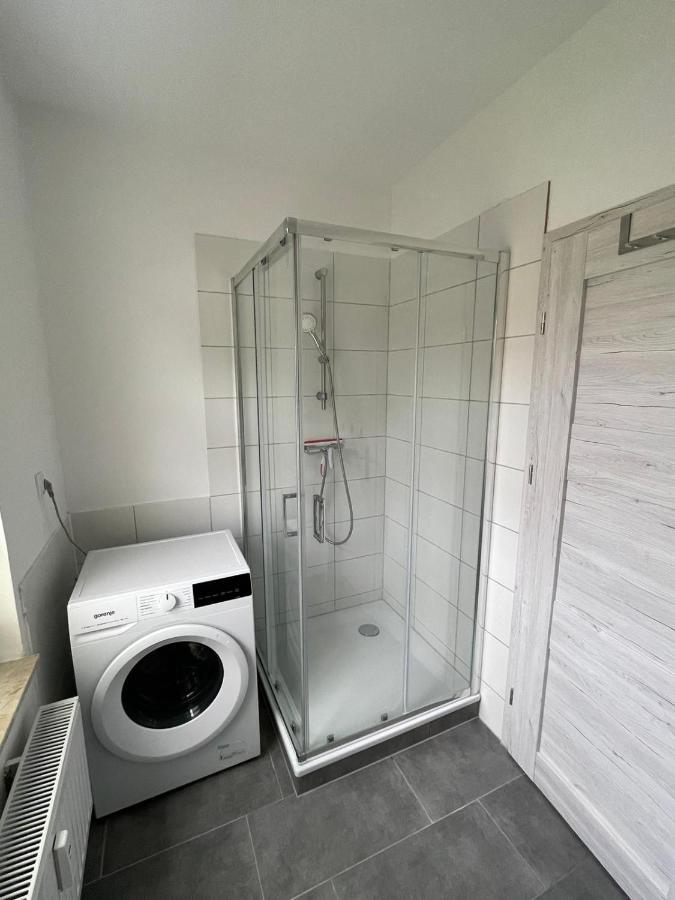 Modern Eingerichtet-Stadtnah-Ferienwohnung Mit Geschirrspueler Und Waschmaschine Friedland  ภายนอก รูปภาพ