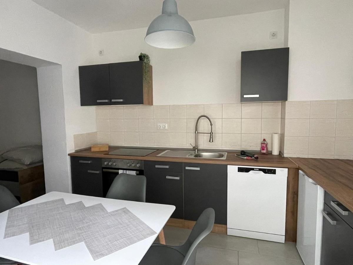 Modern Eingerichtet-Stadtnah-Ferienwohnung Mit Geschirrspueler Und Waschmaschine Friedland  ภายนอก รูปภาพ