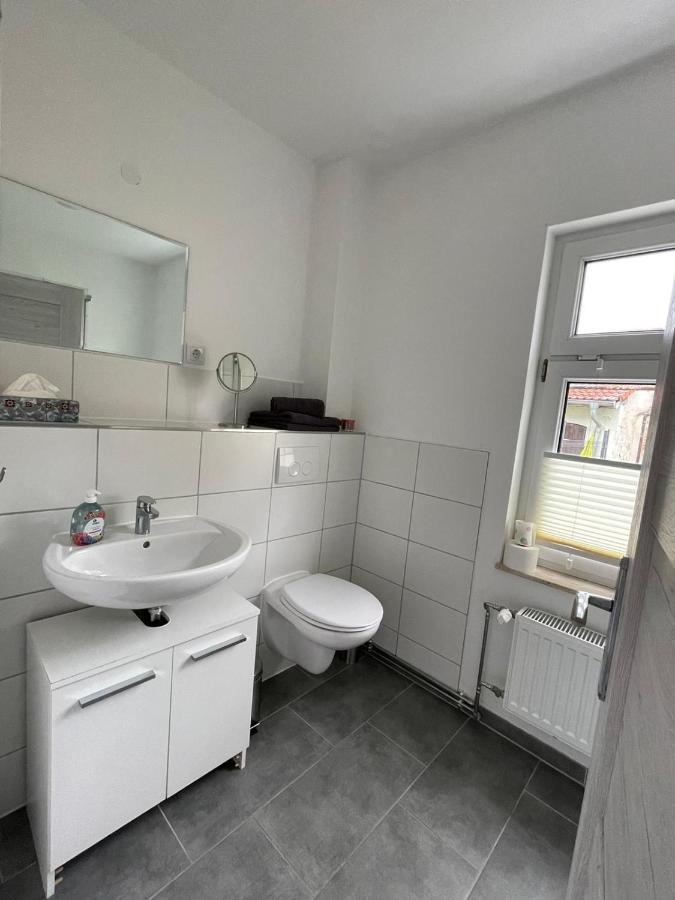 Modern Eingerichtet-Stadtnah-Ferienwohnung Mit Geschirrspueler Und Waschmaschine Friedland  ภายนอก รูปภาพ
